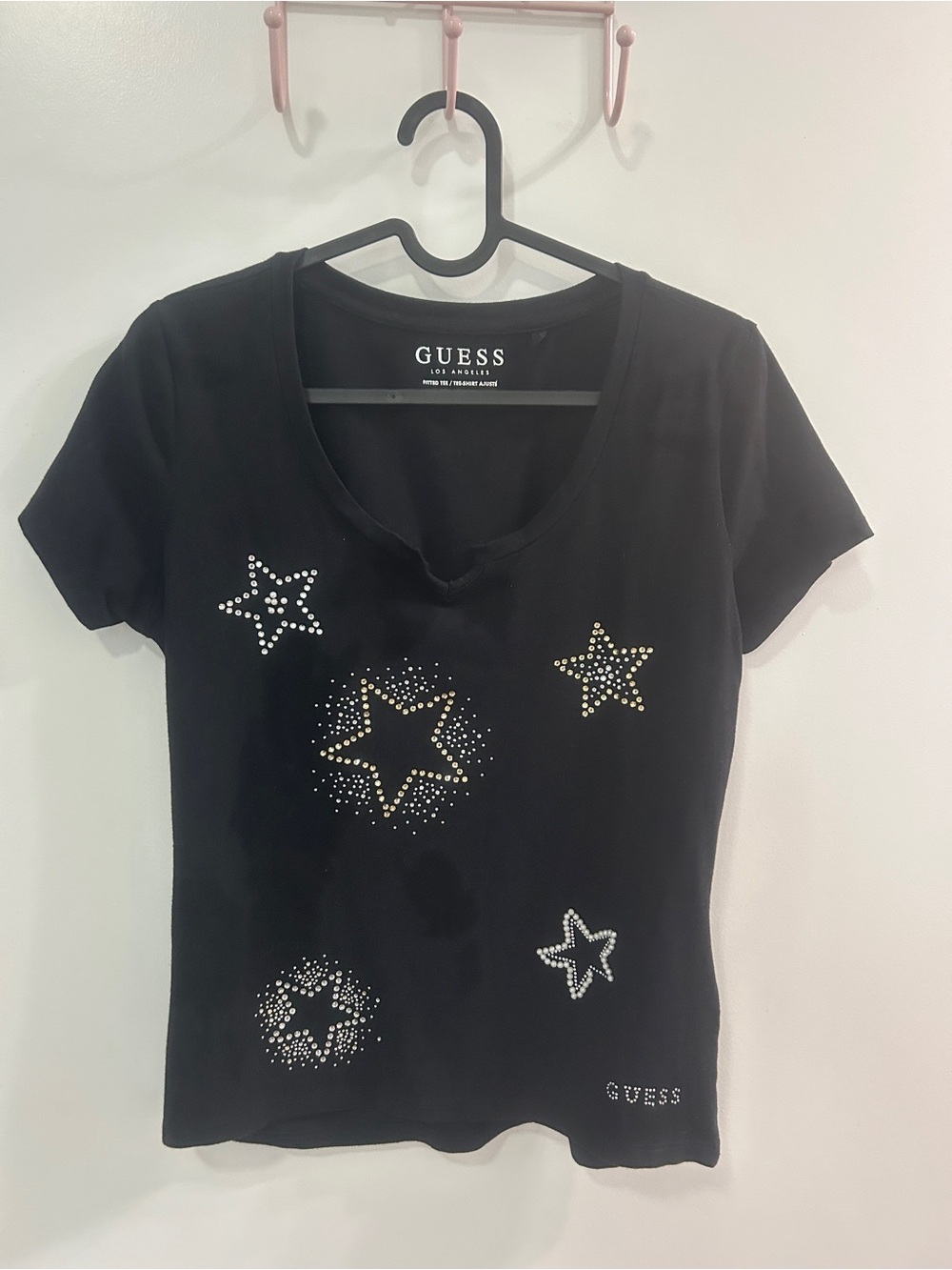 GUESS Los Angeles Black Fitted V-Neck Rhinestone & Pearl Star Graphic Tee/ M